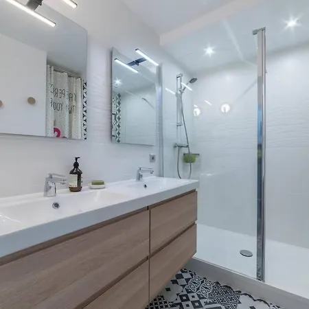 Le Gabut Vue Port Apartment